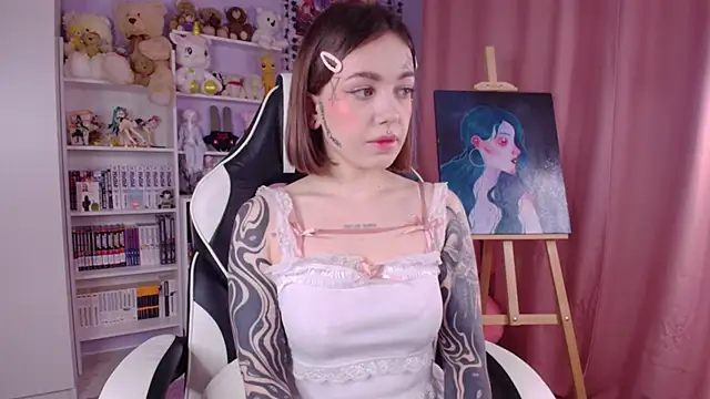 Snapshot of Catharsisi chatting on January 17, 2025, 4:15 pm Catharsisi online show from January 17, 2025, 4:15 pm