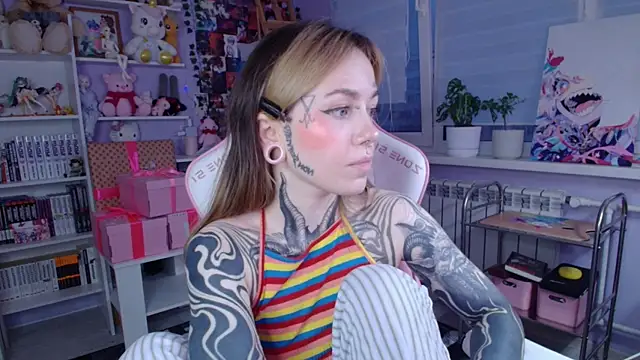 Snapshot of Catharsisi chatting on November 1, 2025, 2:11 pm Catharsisi online show from November 1, 2025, 2:11 pm