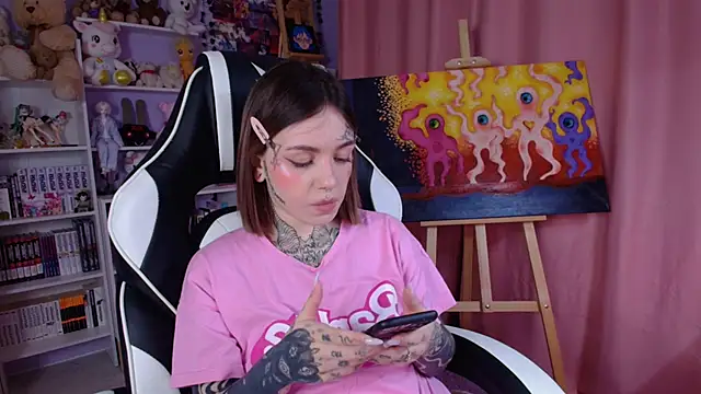 Snapshot of Catharsisi chatting on February 10, 2025, 3:21 pm Catharsisi online show from February 10, 2025, 3:21 pm