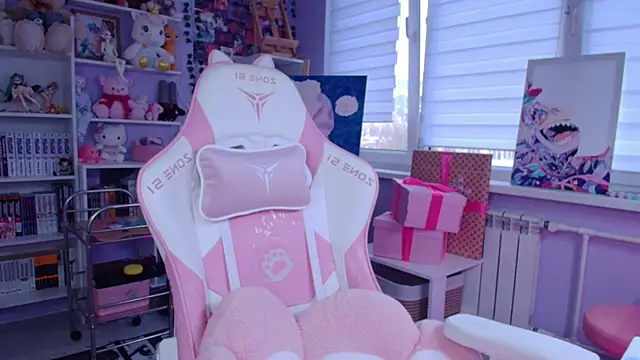 Snapshot of Catharsisi chatting on October 10, 2025, 2:29 pm Catharsisi online show from October 10, 2025, 2:29 pm