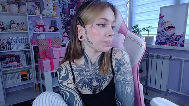 Snapshot of Catharsisi chatting on October 30, 2025, 1:20 pm Catharsisi online show from October 30, 2025, 1:20 pm