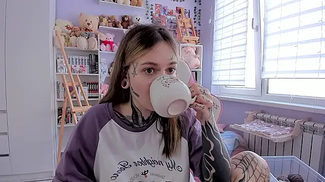 Snapshot of Catharsisi chatting on March 15, 2026, 11:06 am Catharsisi online show from March 15, 2026, 11:06 am