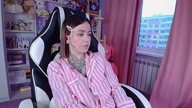 Snapshot of Catharsisi chatting on February 22, 2025, 2:52 pm Catharsisi online show from February 22, 2025, 2:52 pm