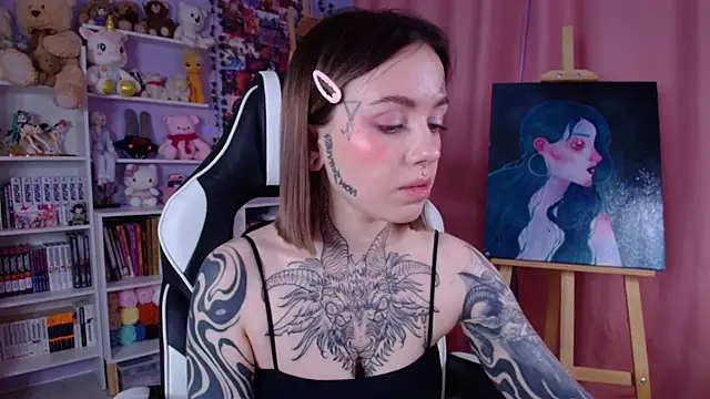 Snapshot of Catharsisi chatting on February 14, 2025, 2:44 pm Catharsisi online show from February 14, 2025, 2:44 pm