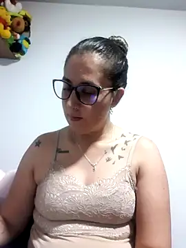 CHARLOTTE 1711 online show from October 31, 2025, 4:20 am