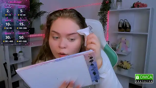 Erica  Alta online show from November 28, 2025, 7:08 am