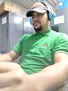 mamauara092 online show from May 9, 2026, 1:47 pm