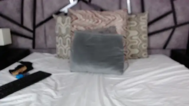 ilitzy cardona online show from March 7, 2025, 9:59 pm