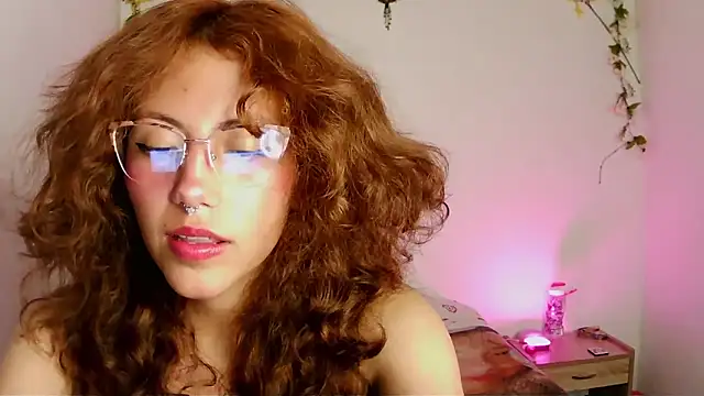 zoe ch  online show from September 9, 2025, 4:33 am