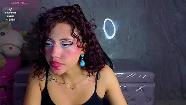 zoe ch  online show from June 25, 2026, 3:04 am