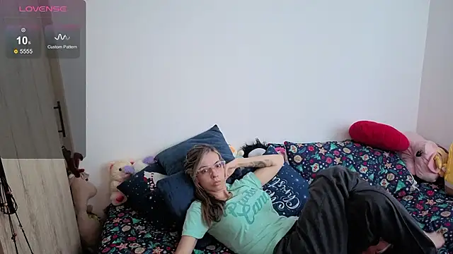 Princezzlove3 online show from February 26, 2026, 2:17 pm