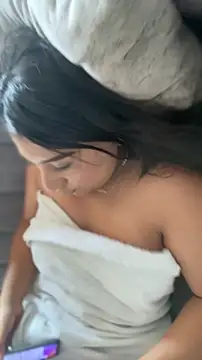 saraa franco  online show from November 8, 2025, 9:07 pm