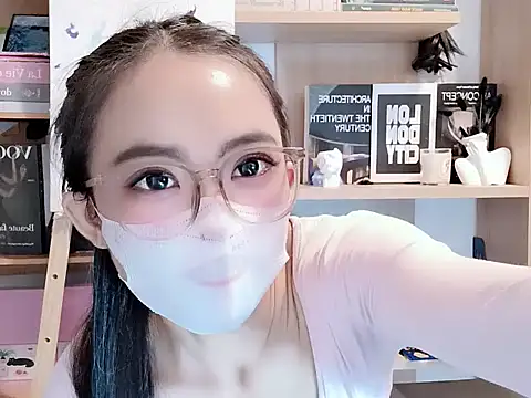 Lush-Office online show from October 19, 2025, 8:06 am