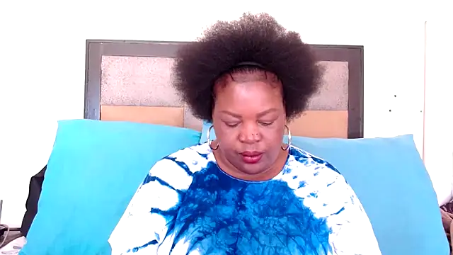 omalicha98 online show from October 9, 2025, 6:47 am