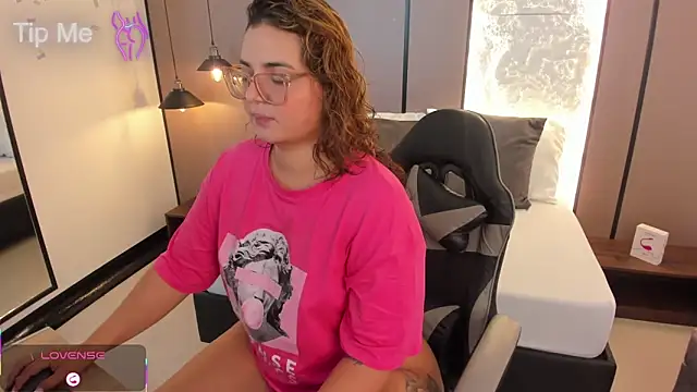 lilly ass  online show from October 9, 2025, 12:17 pm