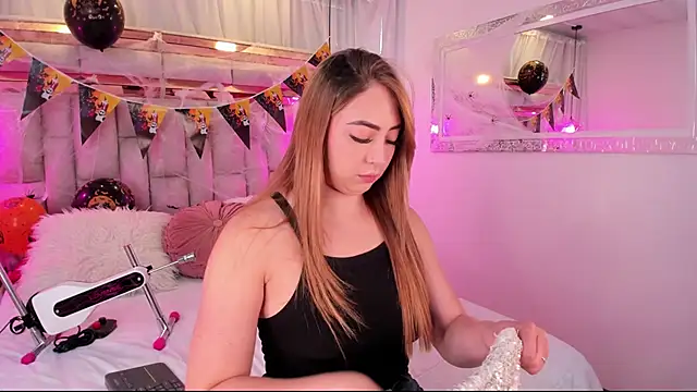 Katalina Evans online show from October 27, 2025, 12:06 pm