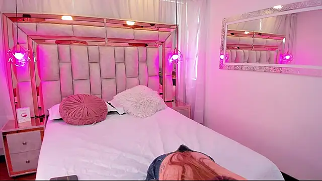 Katalina Evans online show from September 13, 2025, 9:15 pm