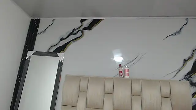 esmeralda-bk online show from November 27, 2025, 9:48 pm