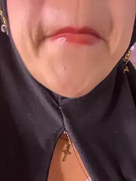 zahra Jalid online show from May 3, 2026, 9:29 pm