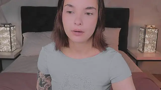 Bella Alita online show from October 17, 2025, 8:32 pm