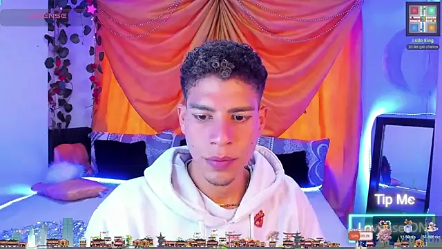 Ethan Boyy online show from October 21, 2025, 8:52 pm