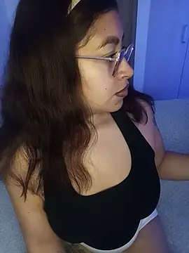AnonymousGirl online show from May 14, 2026, 1:52 pm