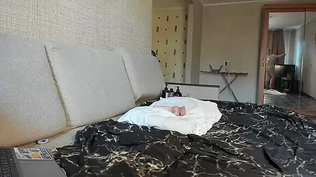 KittyMeawsX online show from July 29, 2026, 2:33 am