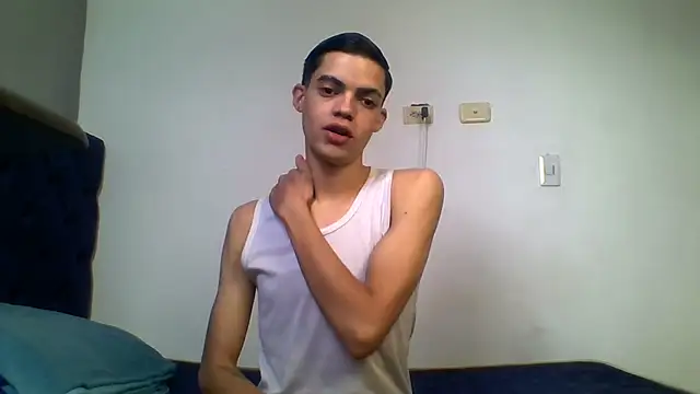 Latinos 2001 online show from July 21, 2026, 2:07 pm