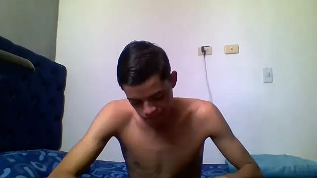 Latinos 2001 online show from May 16, 2026, 3:44 pm