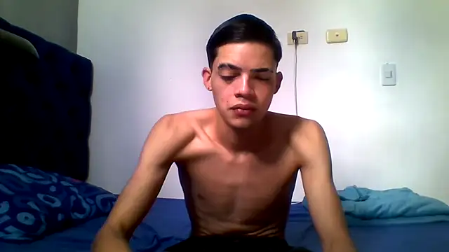 Latinos 2001 online show from June 2, 2026, 2:39 pm