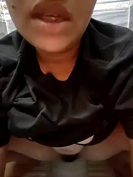 Mumbaigirl17 online show from November 5, 2025, 6:27 am