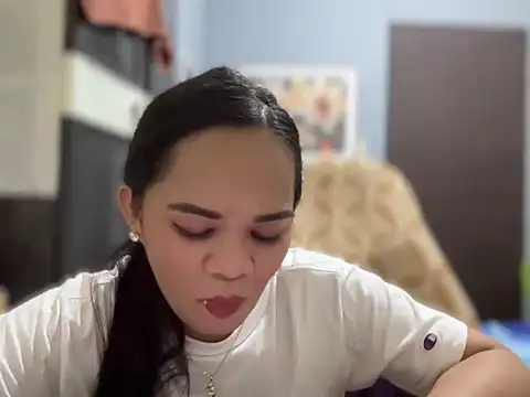 SophiaCourthaway online show from September 20, 2025, 2:55 pm