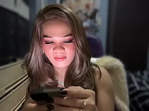 SophiaCourthaway online show from October 14, 2025, 4:29 pm