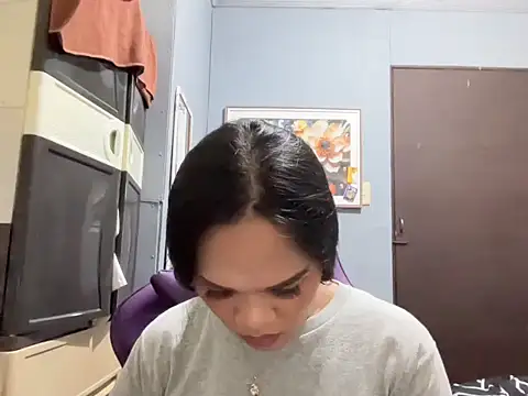 SophiaCourthaway online show from September 30, 2025, 4:13 pm