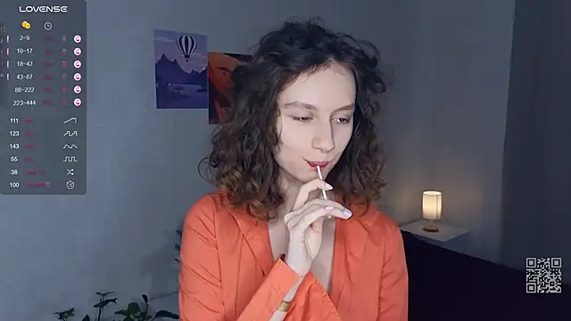 Leya Curly online show from March 3, 2025, 9:45 am