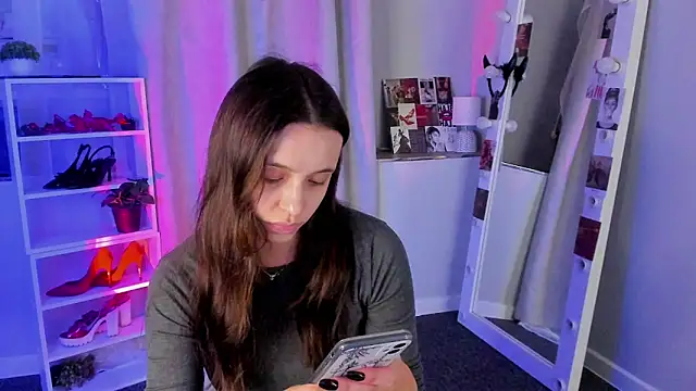 Sahara Shields online show from September 24, 2025, 9:49 am