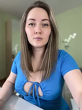 Kiss My Body online show from March 3, 2025, 2:39 pm