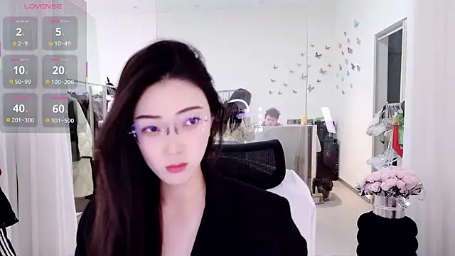 miaomiao-777 online show from May 9, 2026, 11:19 pm