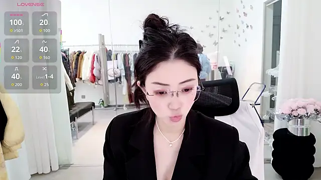 miaomiao-777 online show from March 3, 2026, 6:09 am