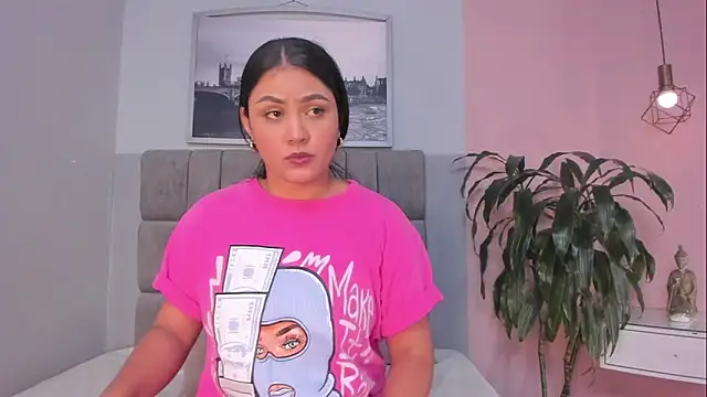 janna lopez  online show from November 12, 2025, 10:52 am