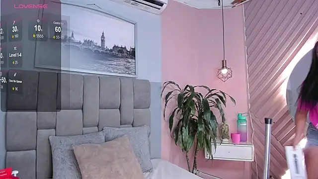 janna lopez  online show from November 21, 2025, 11:20 am