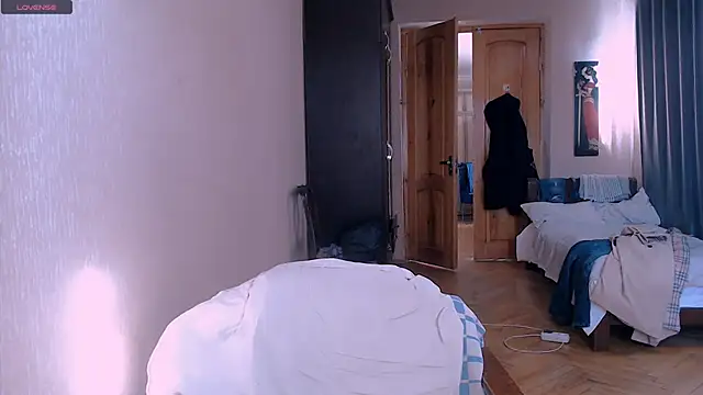  Roselina  online show from March 14, 2025, 6:21 am