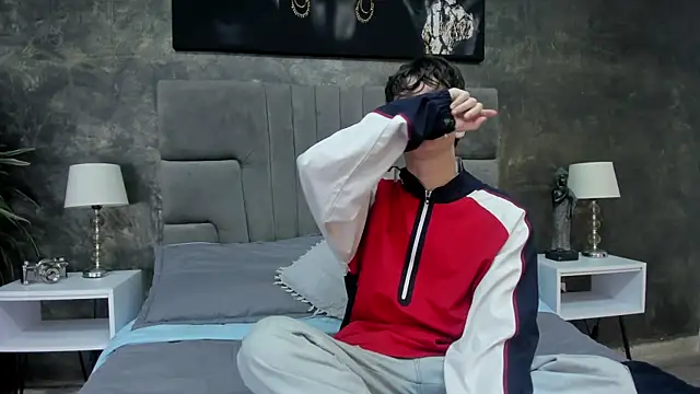 bruce hans online show from November 25, 2025, 11:43 am