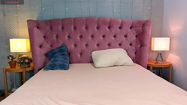 via mayer  online show from September 26, 2025, 9:10 pm