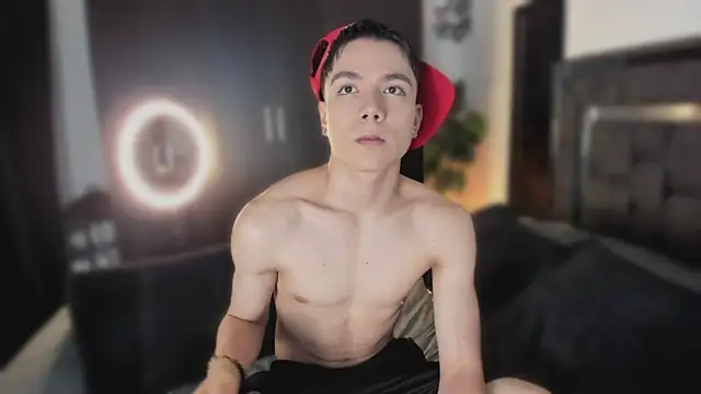 alanblack1 online show from March 31, 2026, 9:39 pm