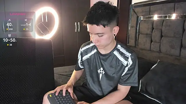 alanblack1 online show from November 26, 2025, 1:16 am