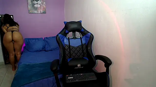 alana lara online show from October 25, 2025, 4:44 am