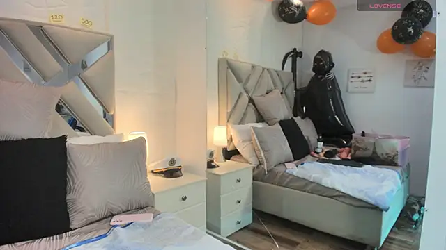 raquell moore online show from October 15, 2025, 12:13 pm