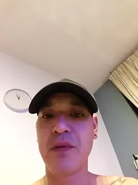 Thomaszz3 online show from December 23, 2025, 12:11 am