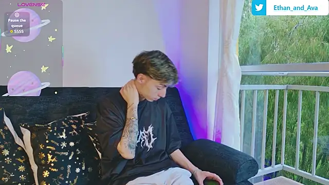 ethan and ava online show from November 16, 2025, 12:43 pm